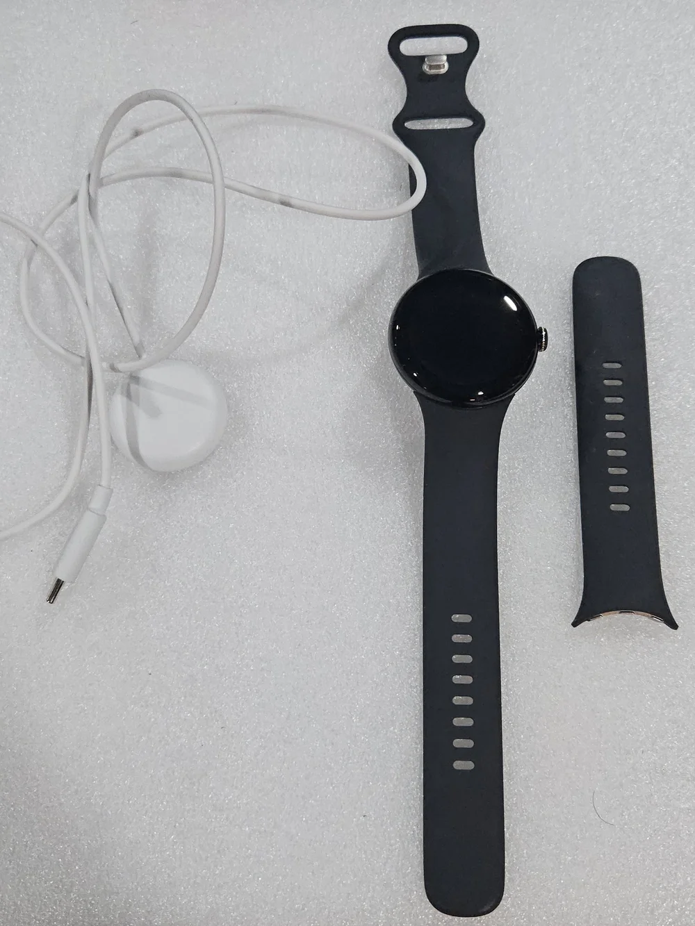 Black GOOGLE Smartwatch with Black Silicone Band and Charger